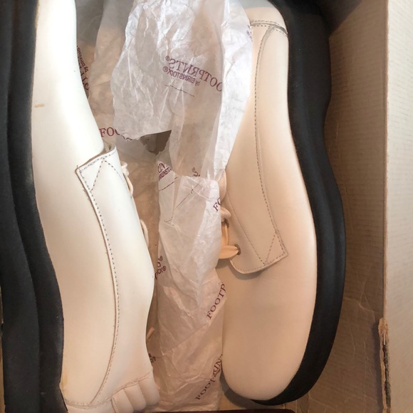 COPY - Footprints by Birkenstock white leather Li… - Picture 1 of 8